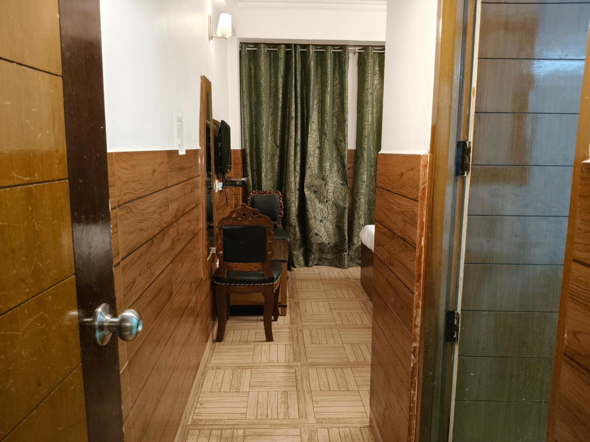 Hotel Kailash Residency Dehradun Bagian luar foto