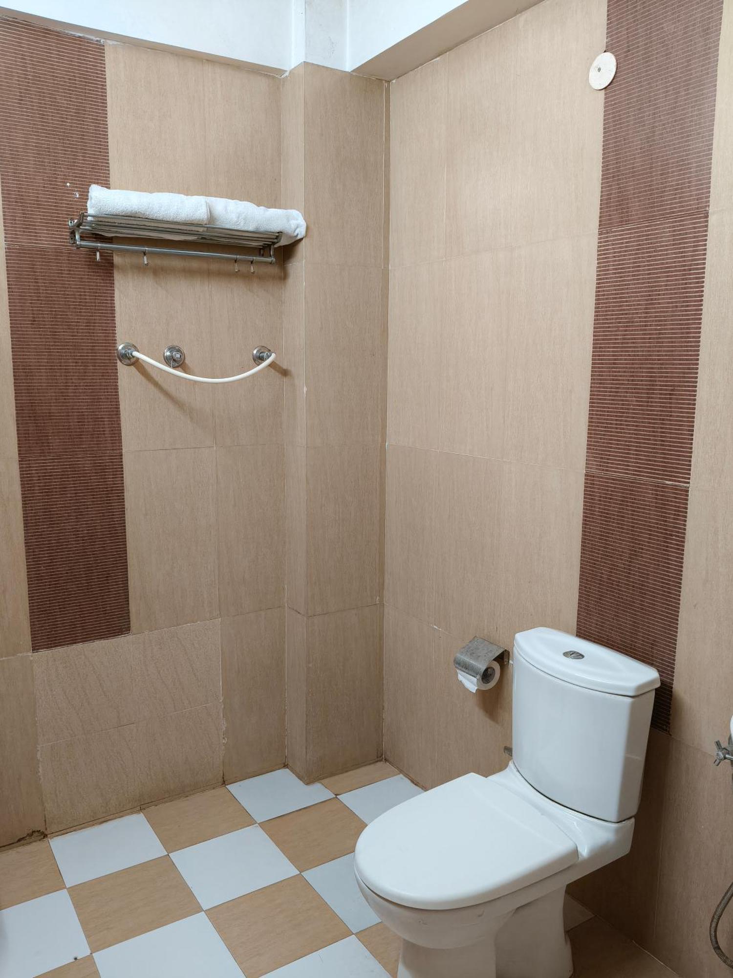 Hotel Kailash Residency Dehradun Bagian luar foto